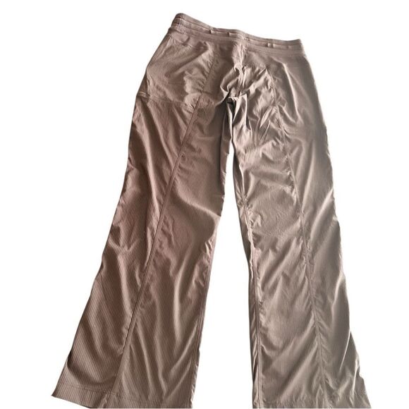 Lululemon Tan Lightweight Athelic with Subtle Sheen size L - Picture 3 of 8